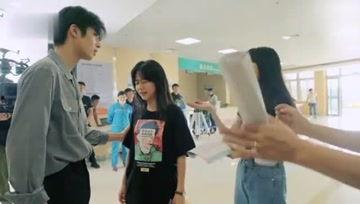 吃瓜娱乐族,吃瓜群众的狂欢盛宴