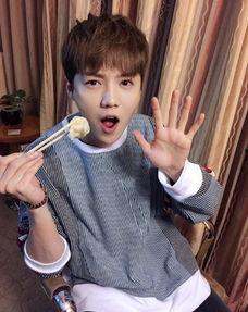 爱豆吃瓜娱乐酱陈立农,从爱豆到吃瓜达人，揭秘他的娱乐人生